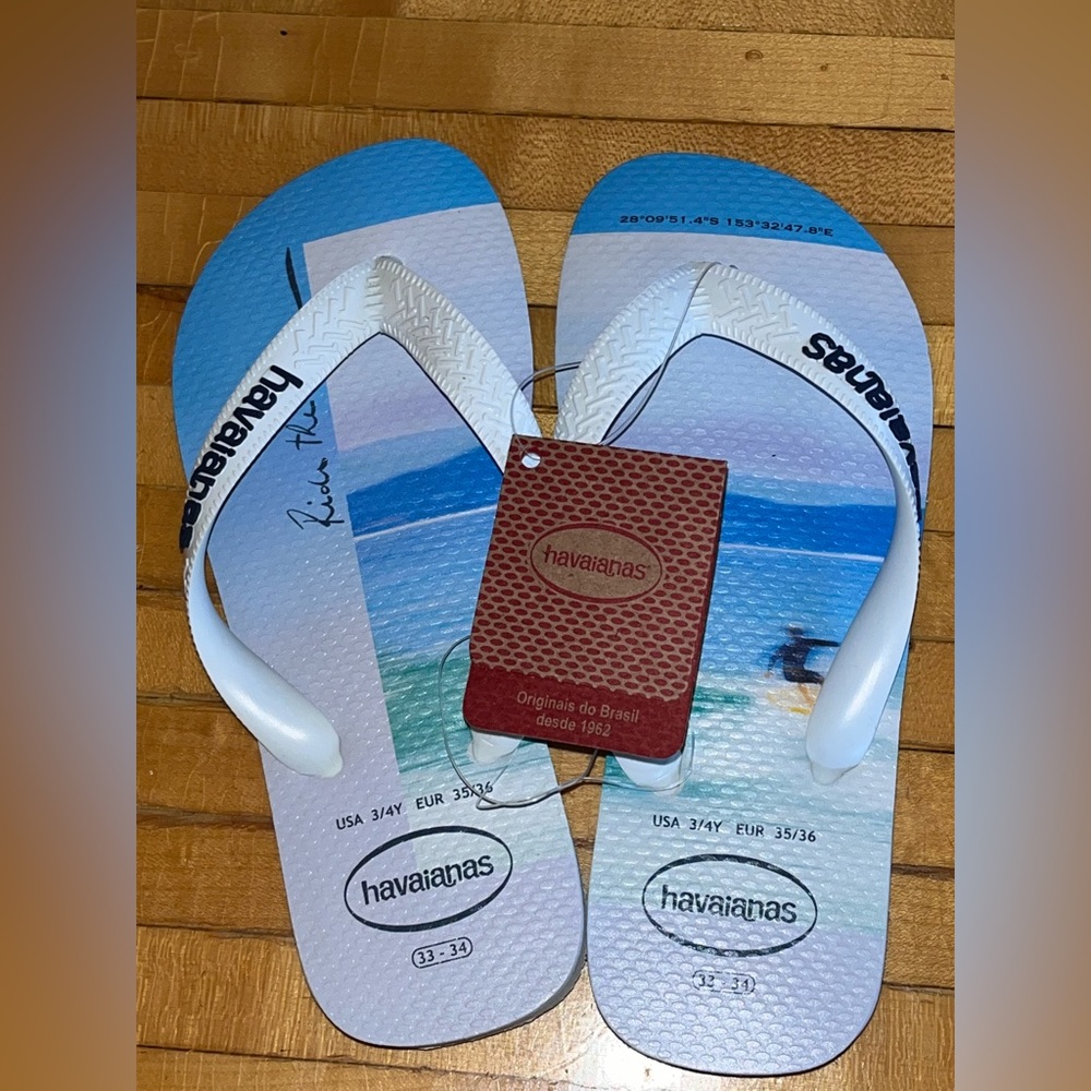 Havaianas Blue & White Sandals sz 4 NWT